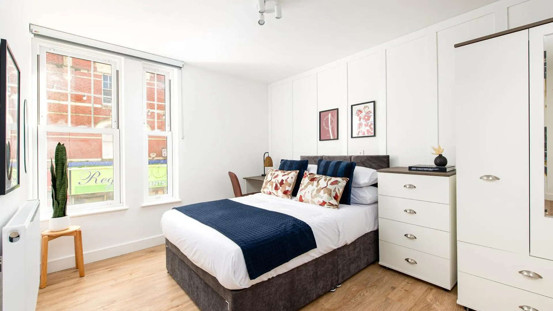 Chic-5Bed-5Bath-Freeparking-By Fabaccommodation Μπρίστολ 0*,