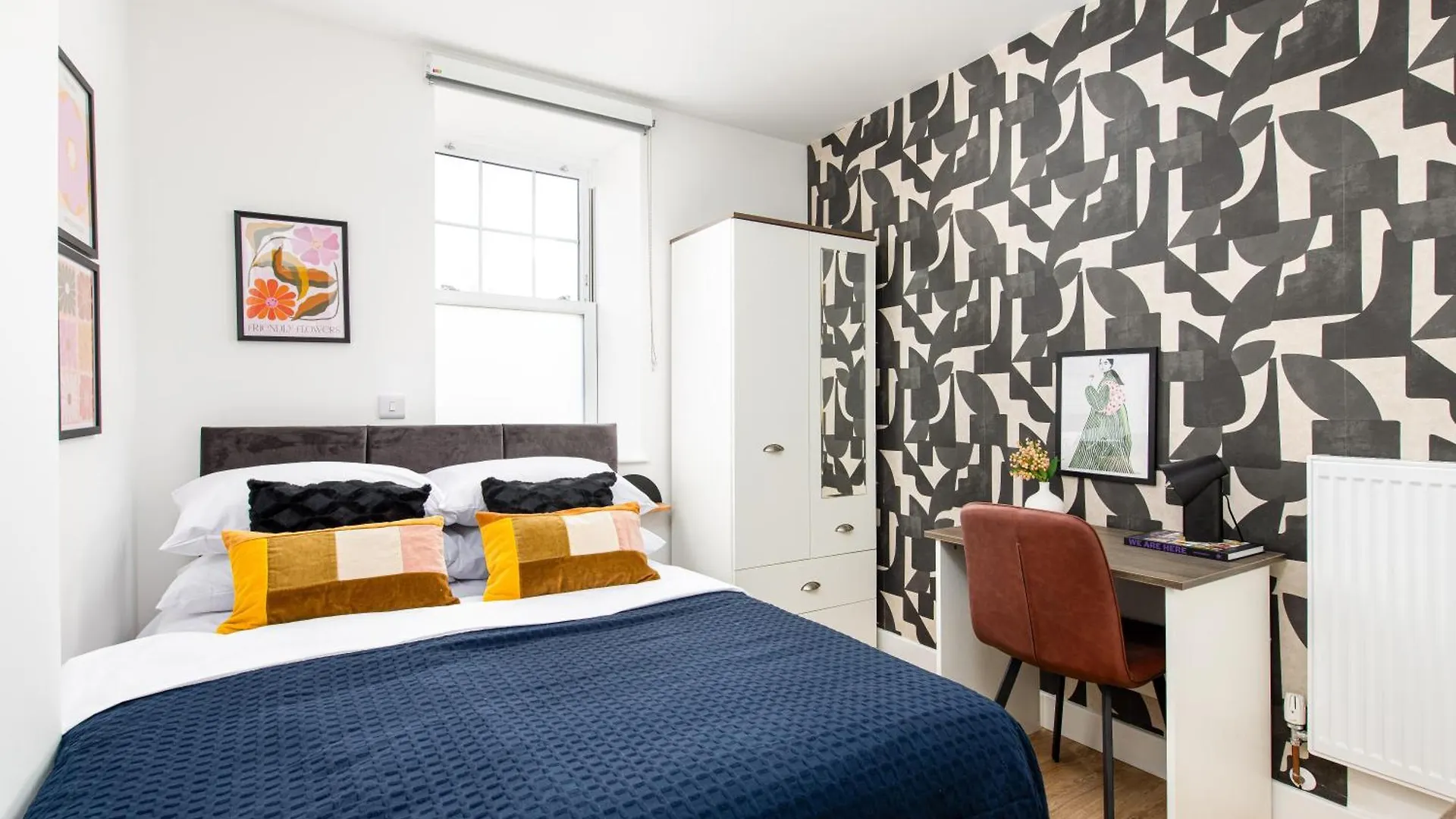 Apartment Chic-5Bed-5Bath-Freeparking-By Fabaccommodation Bristol