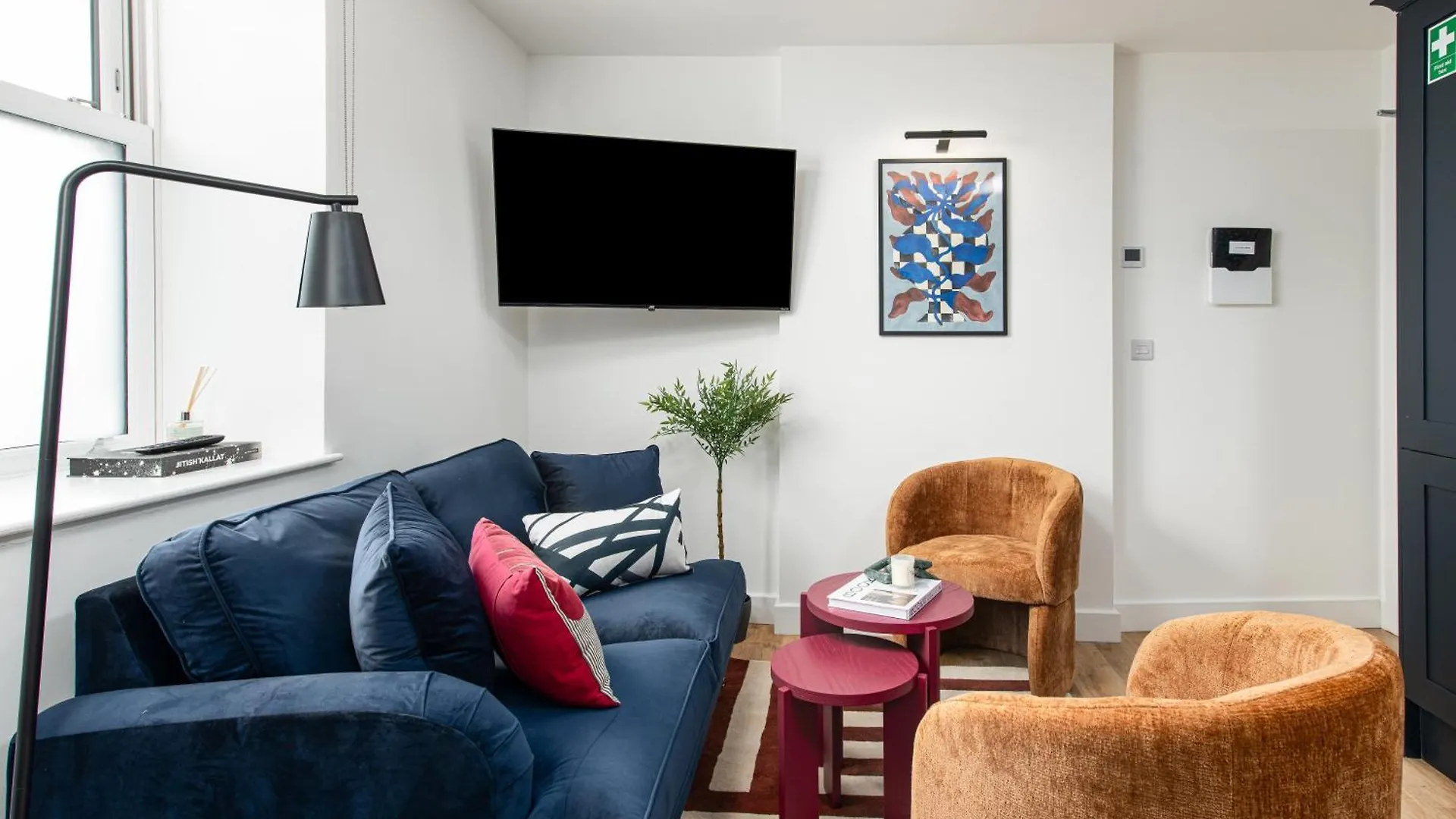 Apartment Chic-5Bed-5Bath-Freeparking-By Fabaccommodation Bristol