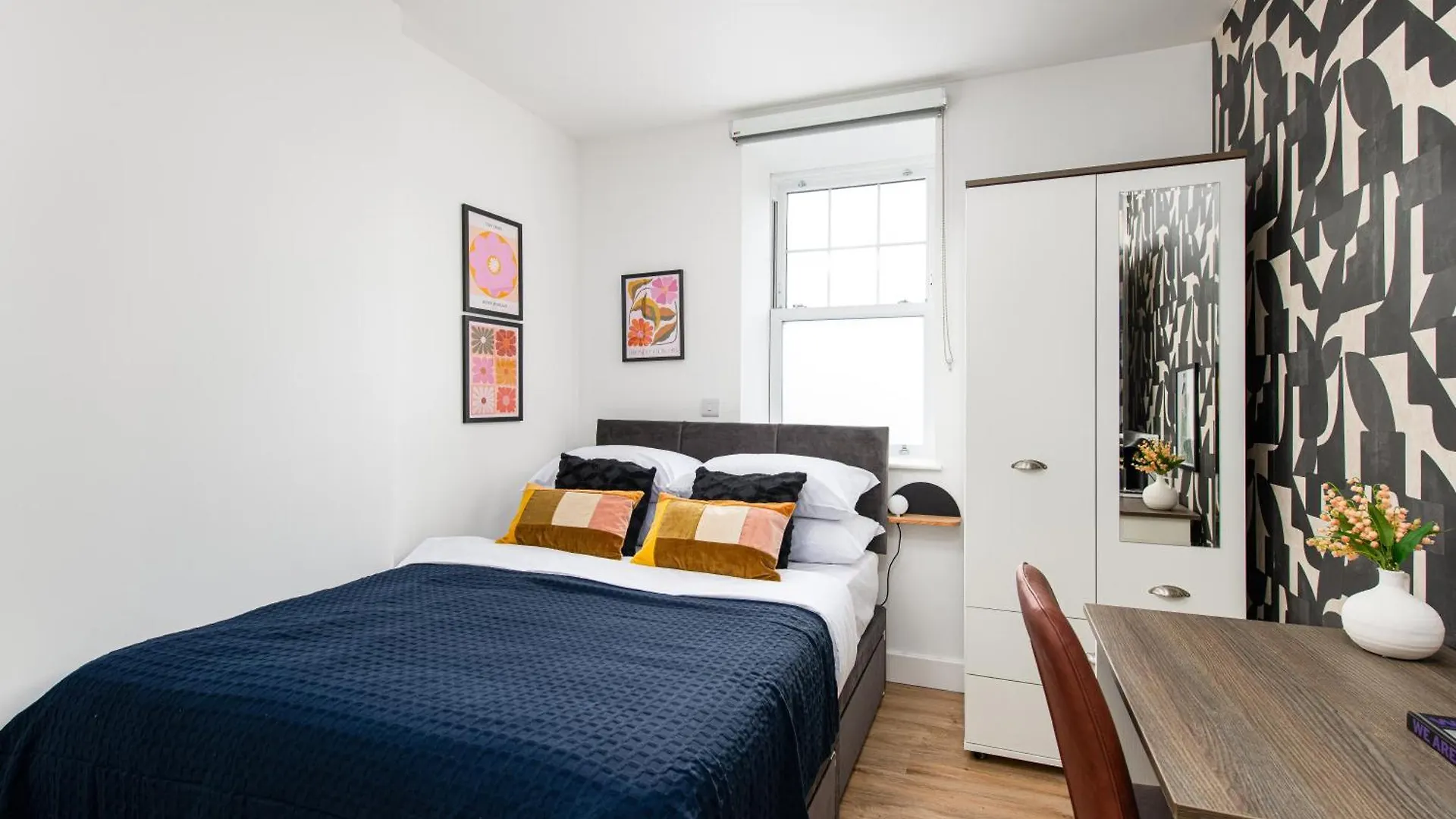 Chic-5Bed-5Bath-Freeparking-By Fabaccommodation Bristol 0*,  United Kingdom