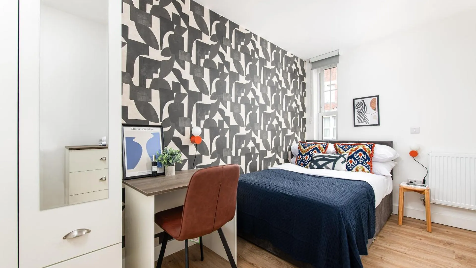 Chic-5Bed-5Bath-Freeparking-By Fabaccommodation Bristol United Kingdom